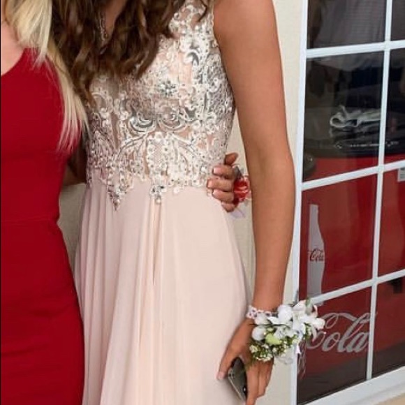 PROM DRESS - Picture 5 of 8